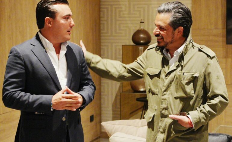 Sostiene alcalde de García reunión de trabajo con Zoé Robledo, director del IMSS