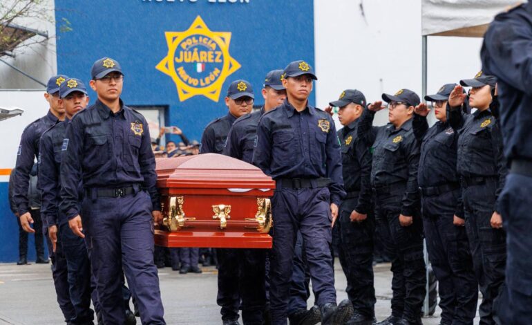 Rinde Juárez y corporaciones homenaje a oficial caído en cumplimiento de su deber