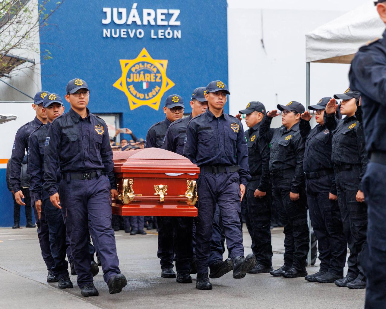 Rinde Juárez y corporaciones homenaje a oficial caído en cumplimiento de su deber