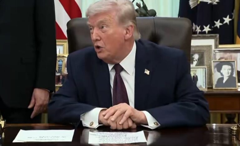 Asegura Trump que nuevo régimen de Irán pidió cese al fuego