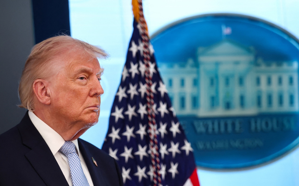 Acepta Trump suspender dos semanas ataques y bombardeos contra Irán