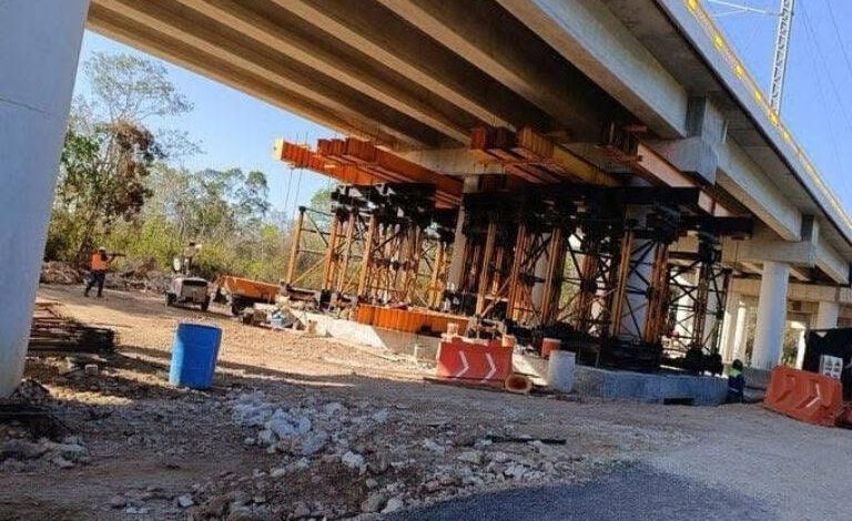 Señalan hundimientos de pilotes del Tren Maya en Playa del Carmen