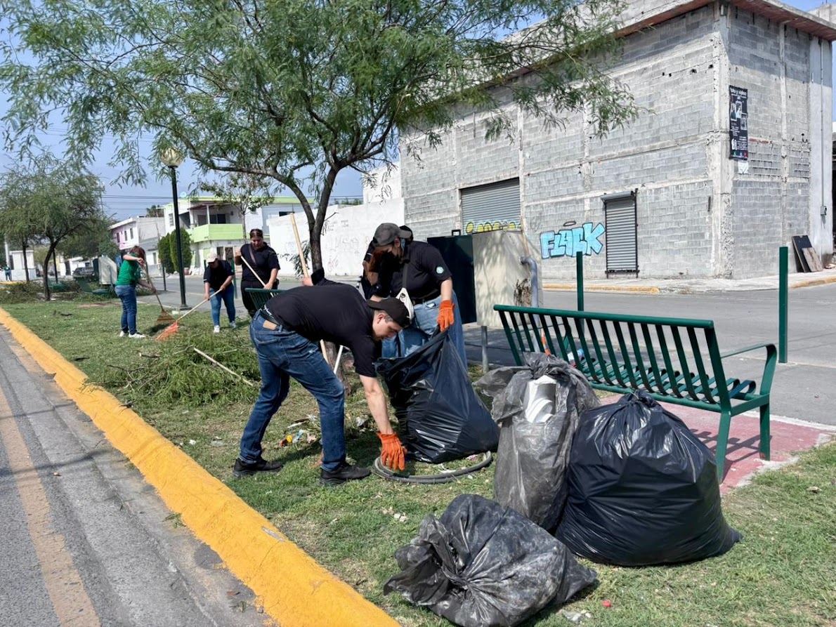 Retiran más de ocho toneladas de basura de la vía pública en zona norte