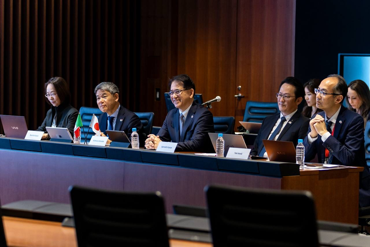 Samuel presenta a ejecutivos de Mitsubishi las ventajas de invertir en Nuevo León