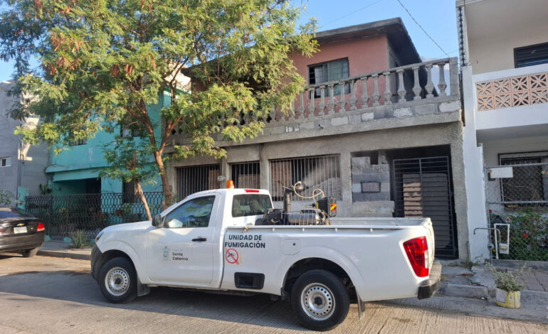 Fumigan colonias en Santa Catarina