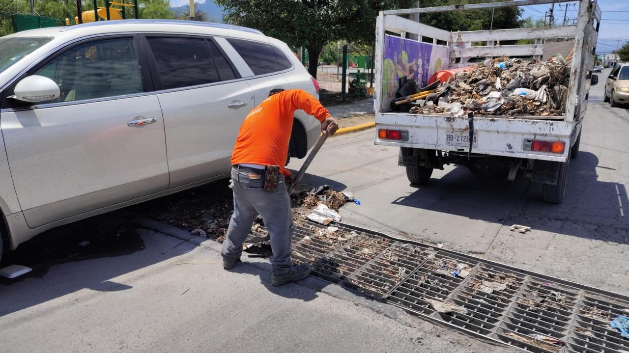 Retira Guadalupe 12 toneladas de basura de alcantarillas; pide a población a no tirarla en las calles