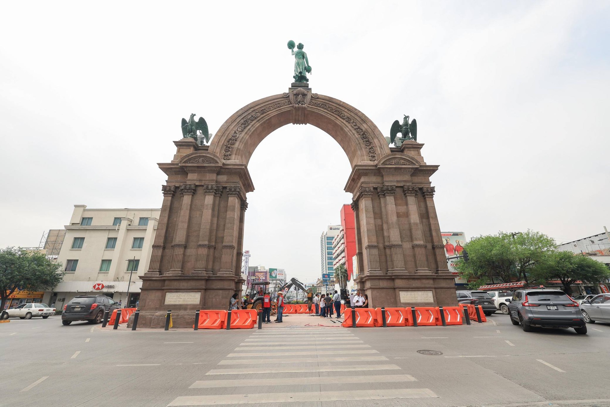 Entes de la cultura exigen frenar intervención en el Arco de la Independencia