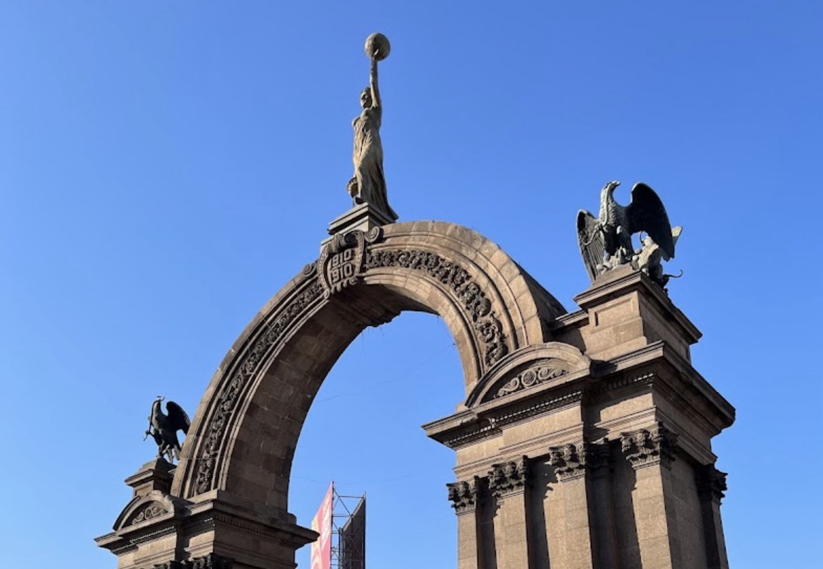 Exhorta Arqueología e Historia al municipio de Monterrey a detener obras en el arco de Independencia