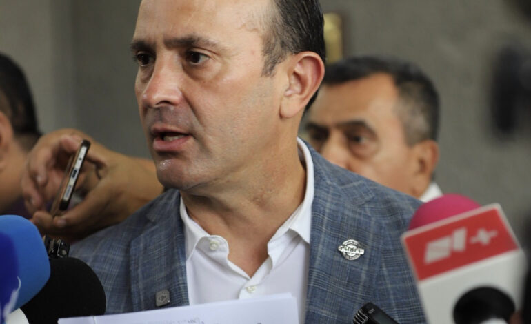 Presenta De la Fuente la iniciativa contra información falsa de funcionarios