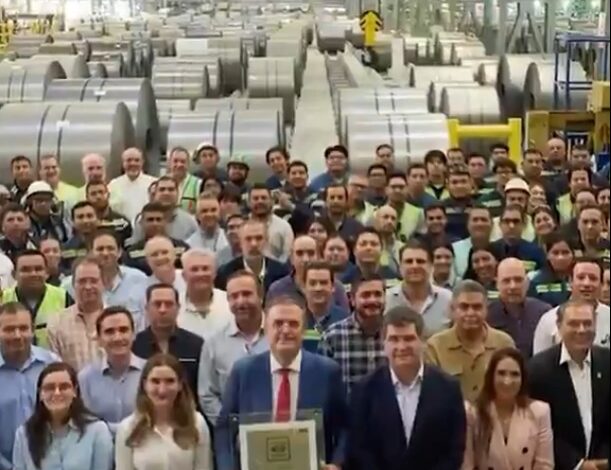 Visita sorpresa de Ebrard, se reúne con empresarios