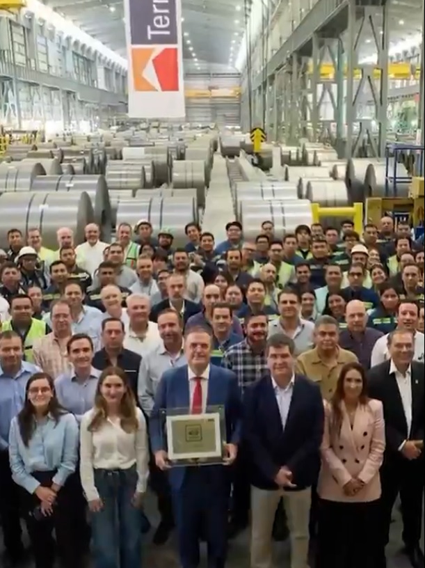 Visita sorpresa de Ebrard, se reúne con empresarios