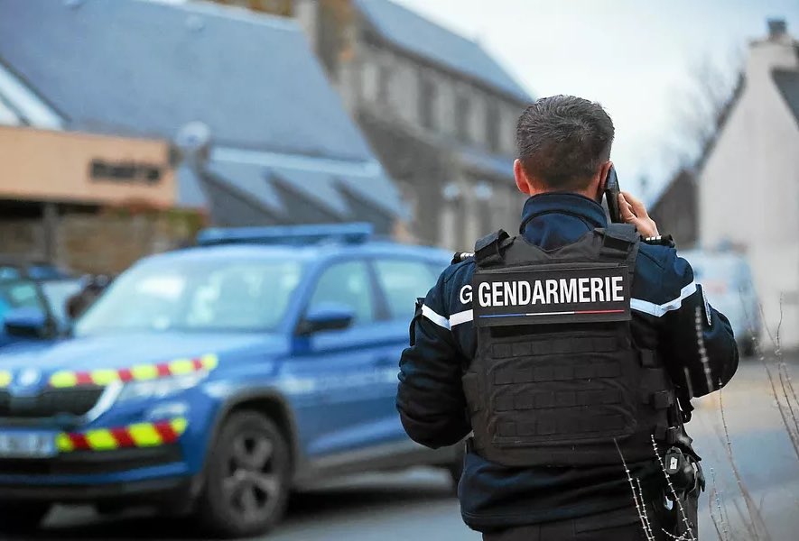 Policía de Francia rescata a niño de 9 años encerrado en una furgoneta durante dos años