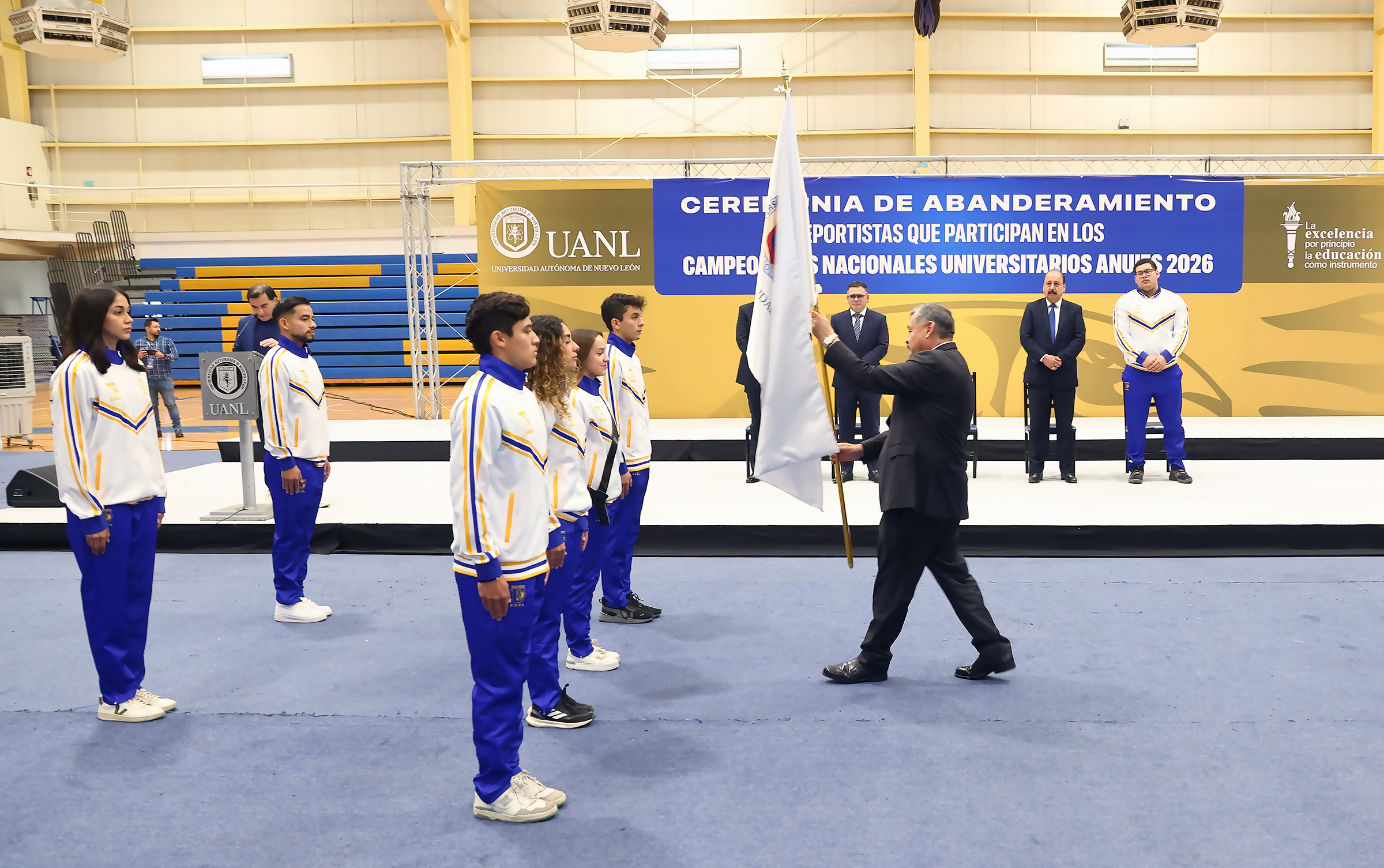 Abandera Rector a deportistas UANL rumbo a Campeonatos Nacionales ANUIES 2026