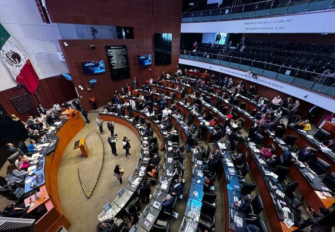 Inician las peticiones de licencias en el Senado en busca de otro «hueso»