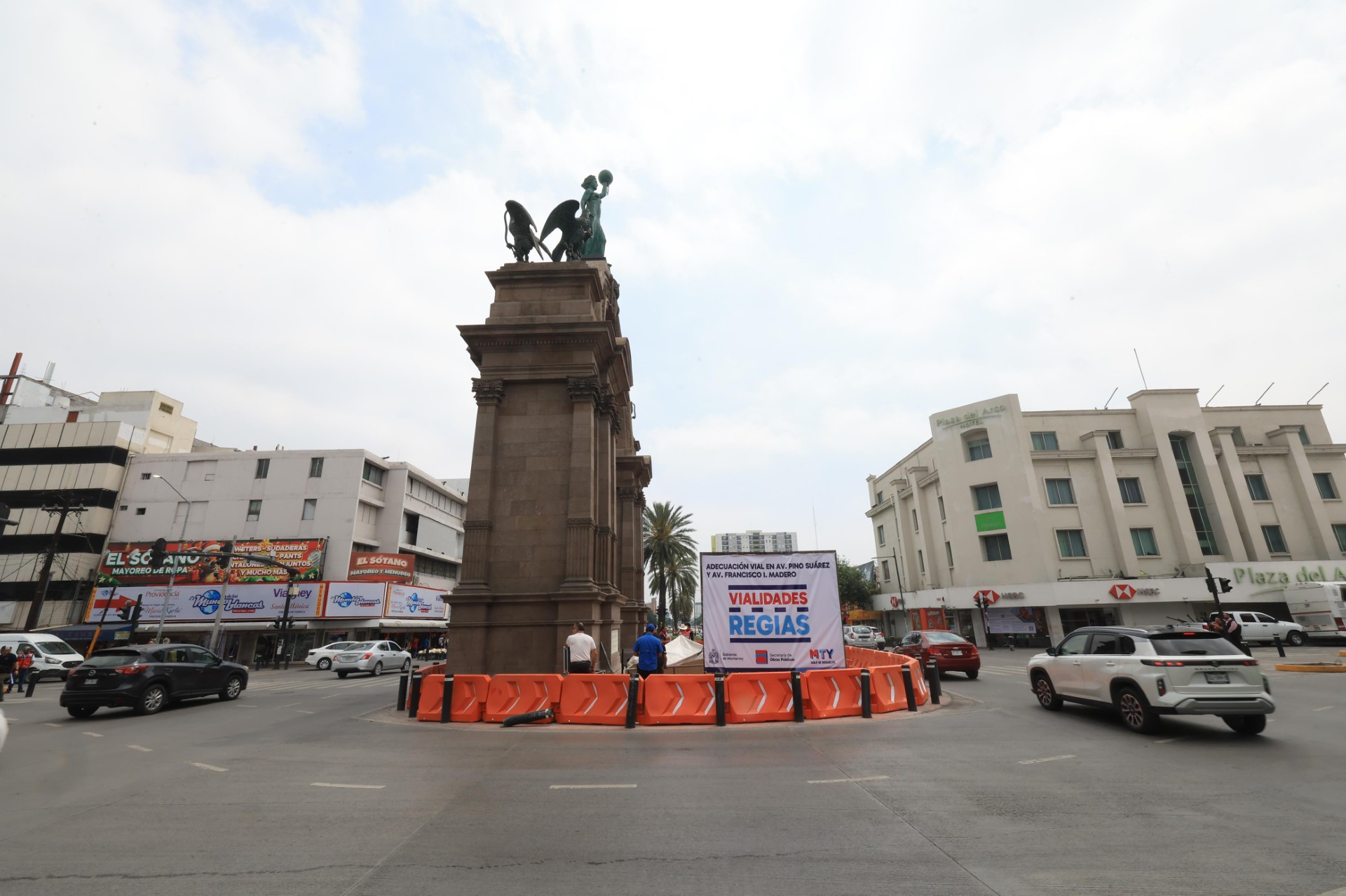 Inicia municipio adecuación vial en Pino Suárez y Madero