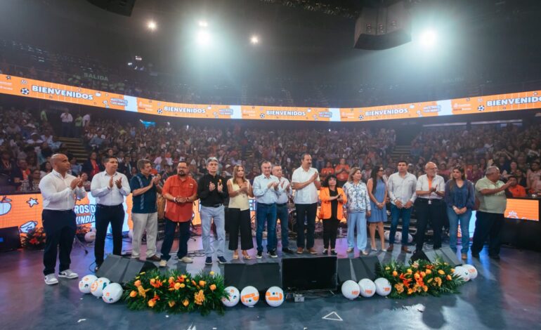 Festejan en Guadalupe a maestros por su gran labor