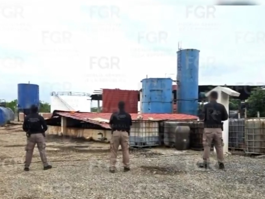 Denuncian y «revientan» bodega de huachicol en Tihuatlán, Veracruz