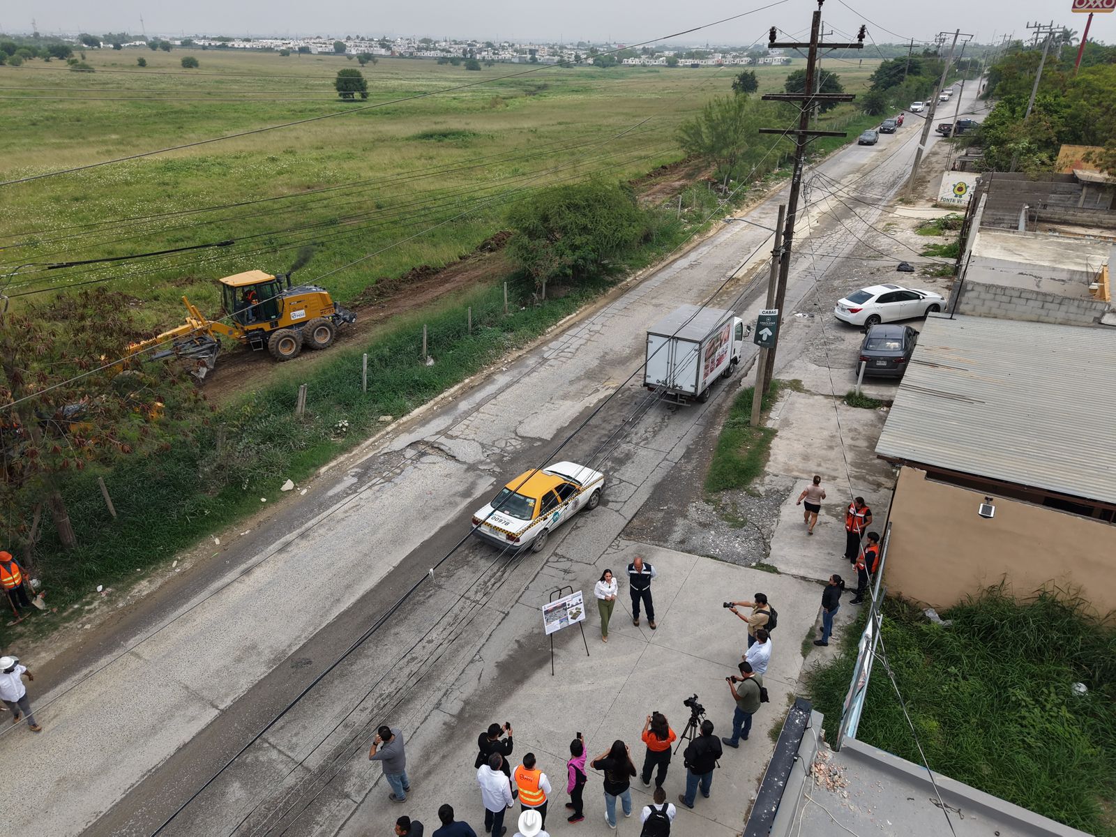 Pone en marcha Mónica Oyervides obras de Camino a Rancho Viejo