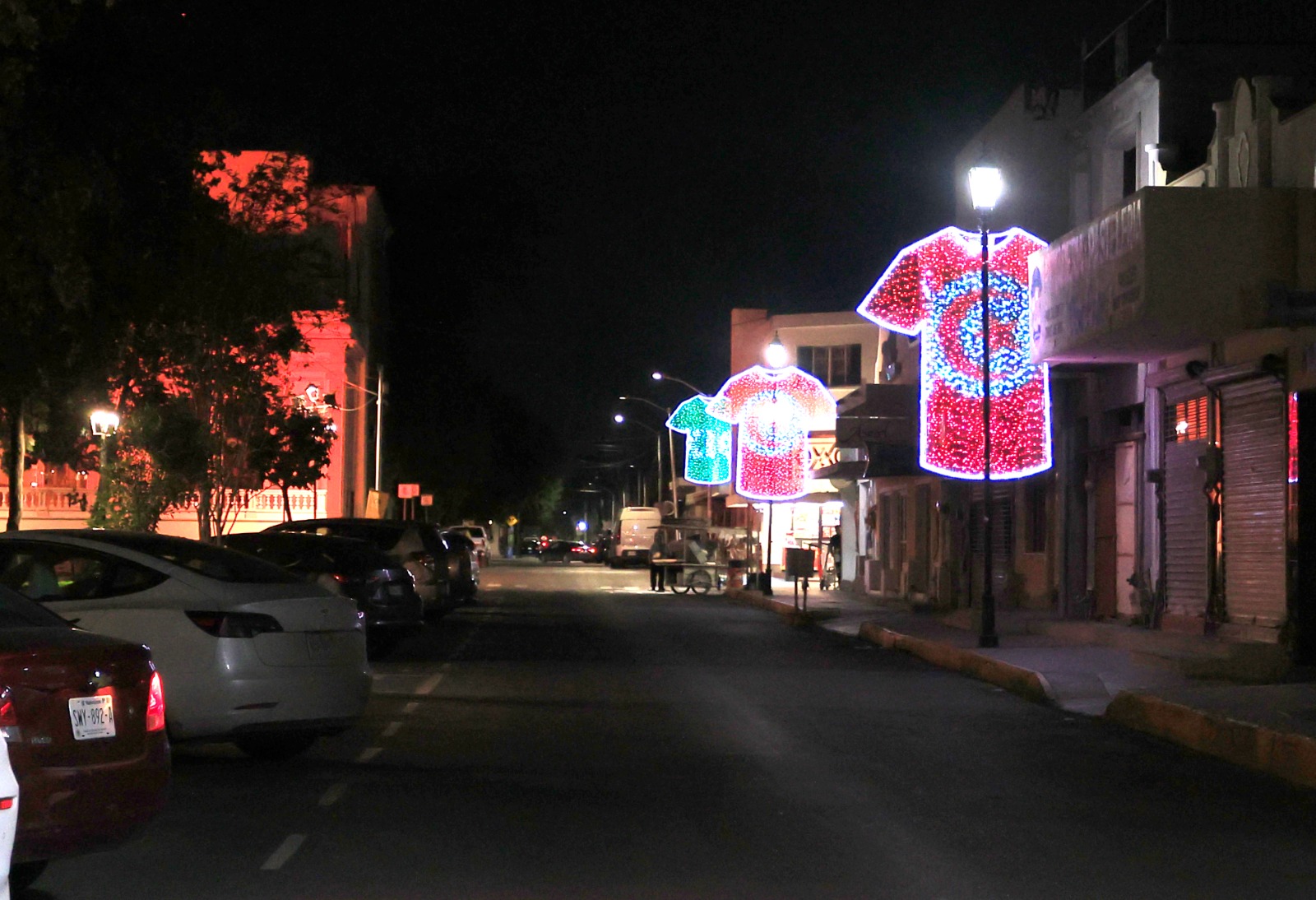 Ilumina Guadalupe calles con playeras mundialistas