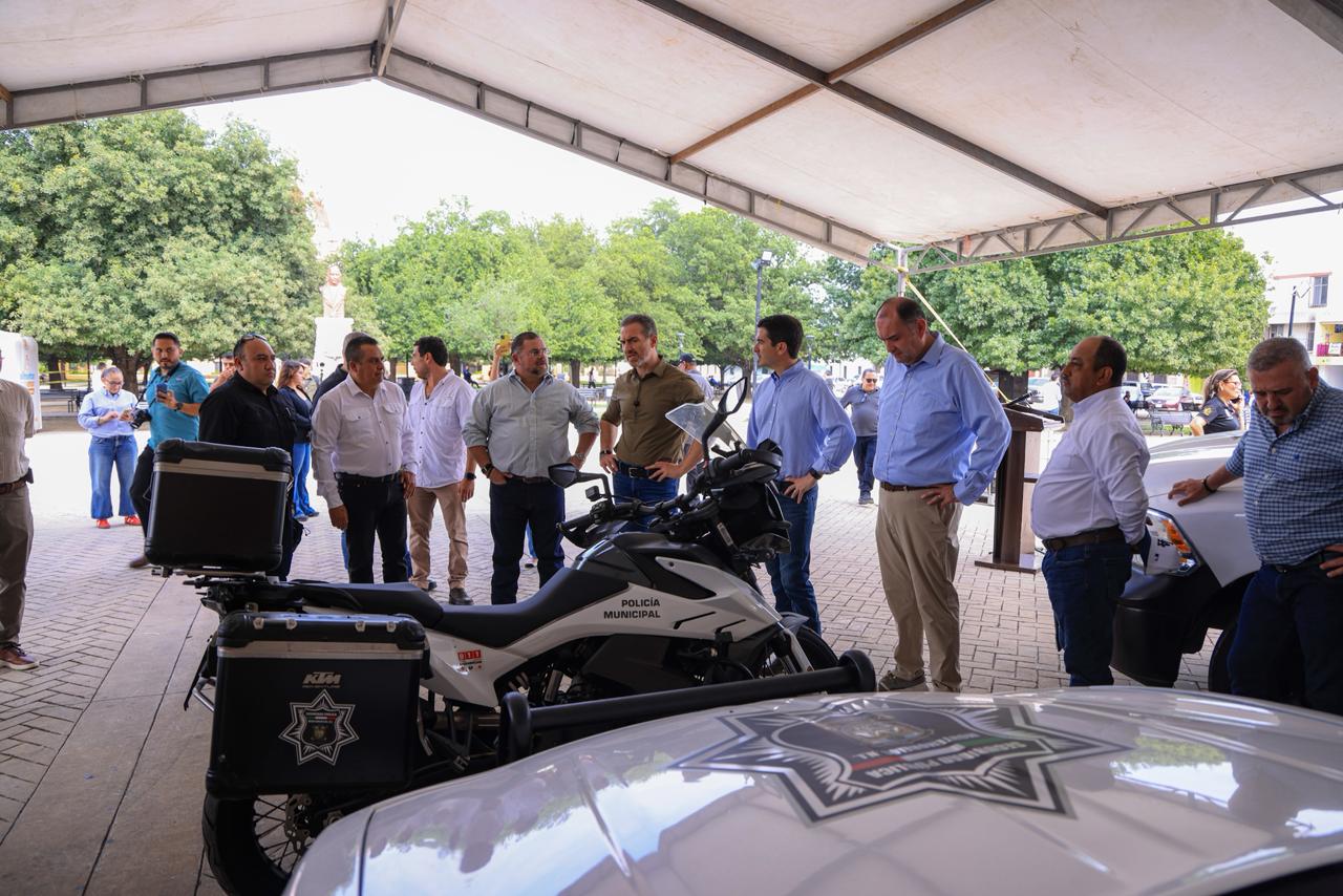 Entrega Adrián de la Garza 10 vehículos para la seguridad pública en tres municipios de la zona citrícola