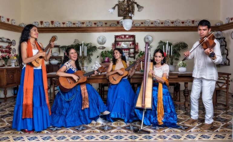 Presentan en San Lázaro el espectáculo de son jarocho “Caña Dulce y Caña Brava”