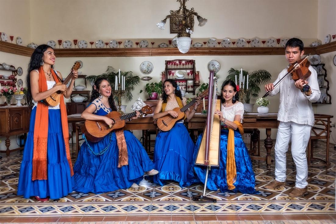 Presentan en San Lázaro el espectáculo de son jarocho “Caña Dulce y Caña Brava”