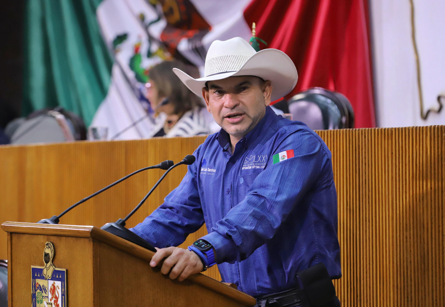 Logra José Luis Santos incentivos en refrendo y licencias para grupos vulnerables