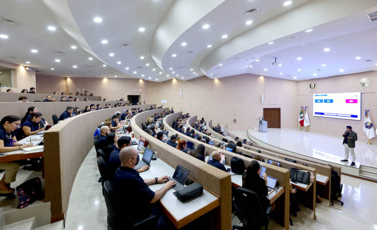 Reciben maestros de bachillerato capacitación en programa piloto de IA