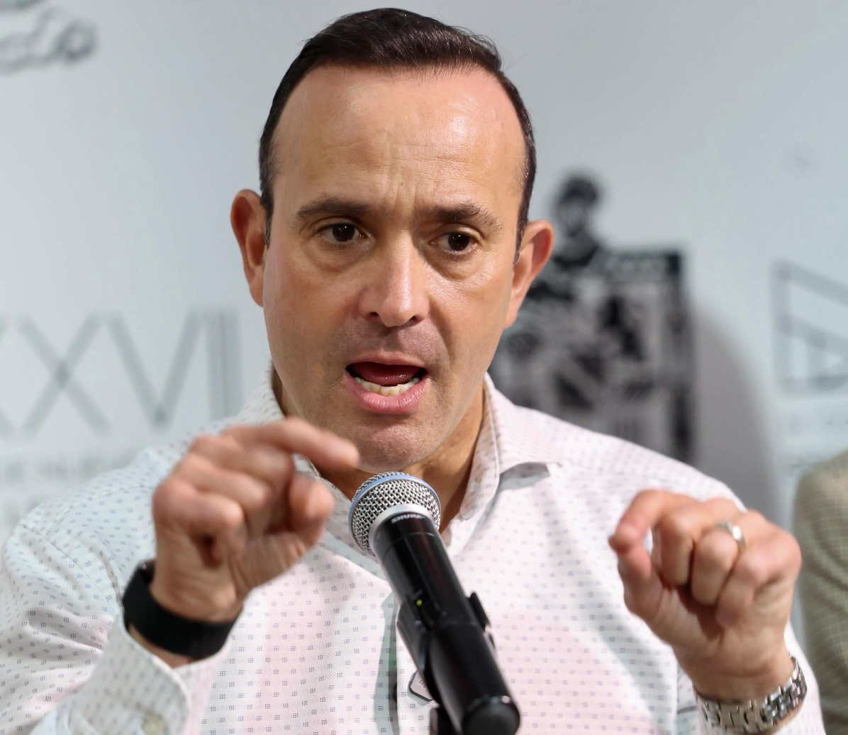 Exhibe Carlos de la Fuente doble discurso de MORENA