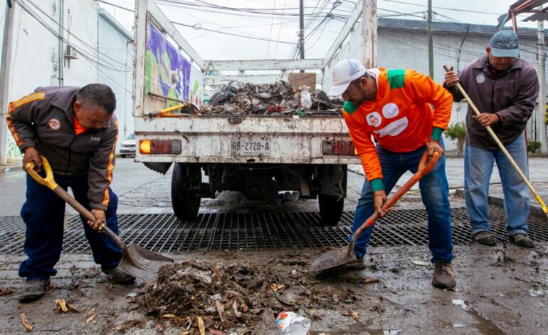 Limpieza constante de alcantarillas en Guadalupe evita inundaciones