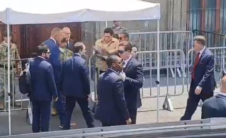 Llega el secretario de Seguridad Nacional de EU, Markwayne Mullin a Palacio Nacional