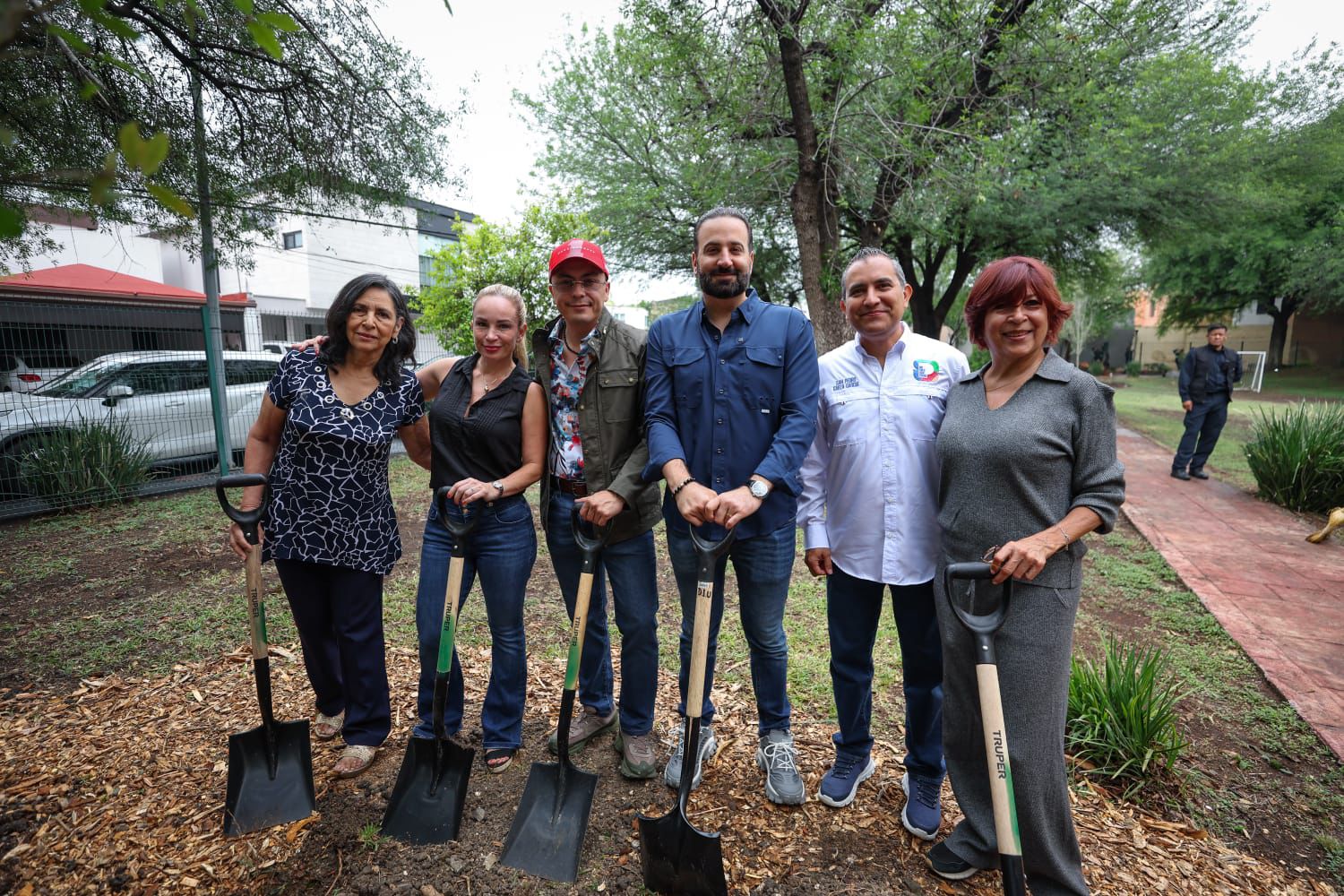 Entrega San Pedro a vecinos rehabilitación integral de parque en Valle de San Agustín