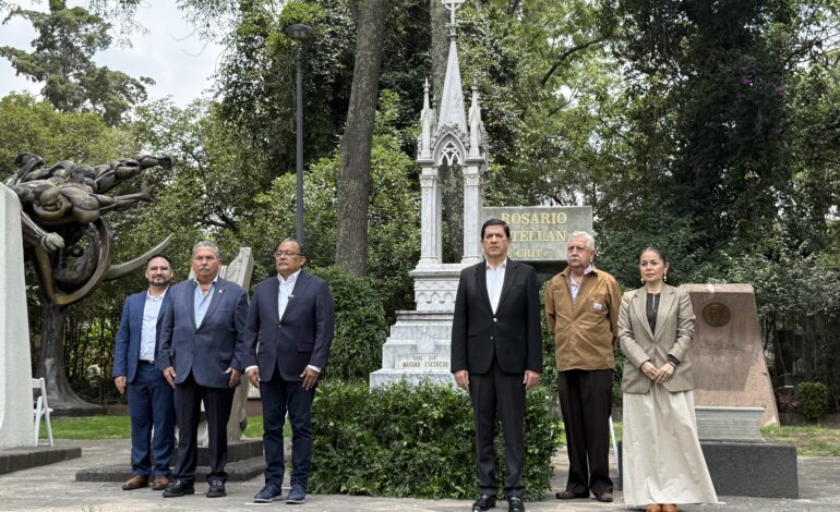 Rinde 4T Norteña Guardia de Honor a General Mariano Escobedo en Ciudad de México