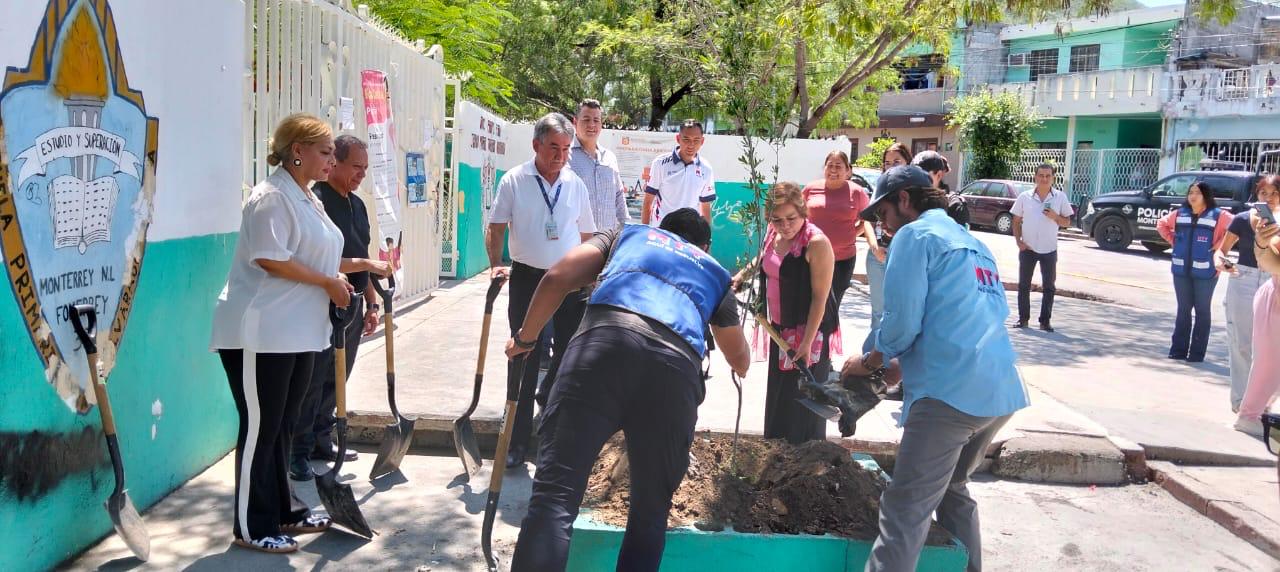 Impulsa Monterrey reforestación urbana en planteles educativos