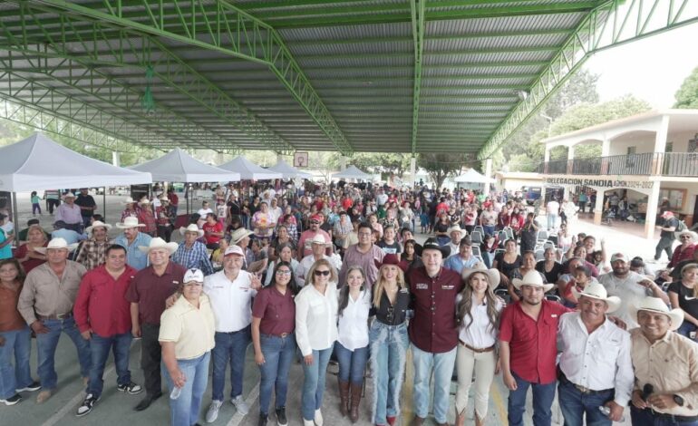 Lleva Waldo su Informe legislativo a pobladores de la zona sur de NL