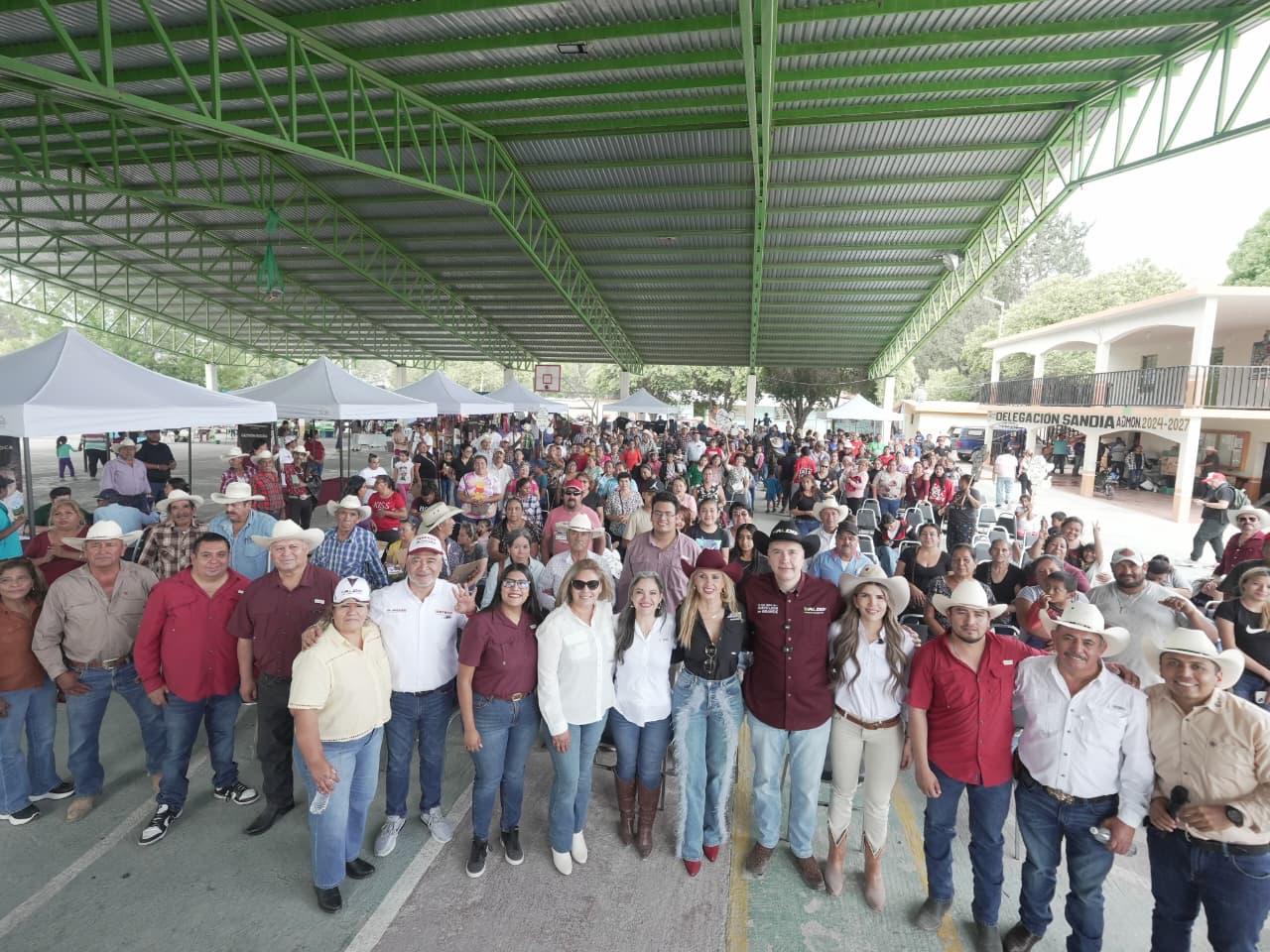Lleva Waldo su Informe legislativo a pobladores de la zona sur de NL