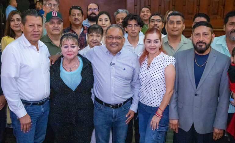 Crítica Mijes abandono al Magisterio y señala 5 enemigos de NL