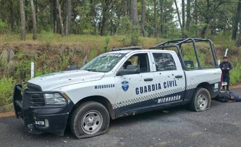 Narcoterroristas emboscan y asesinan a cinco policías en Michoacán