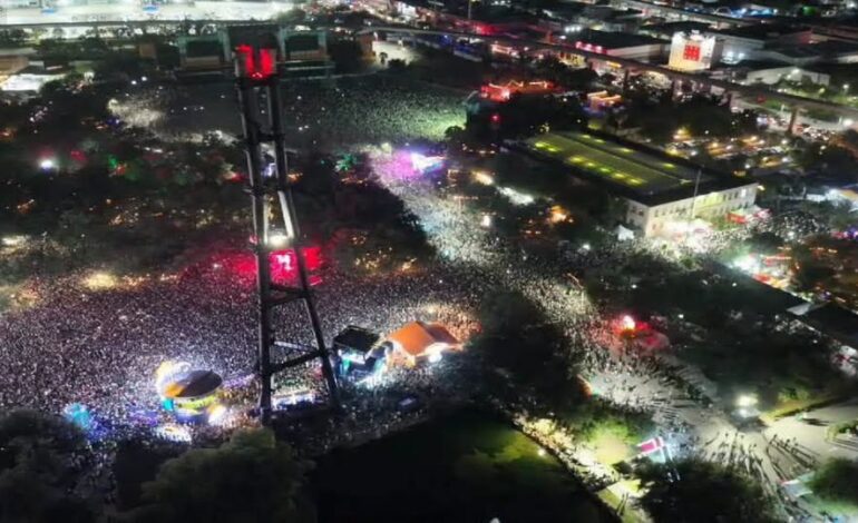 El futbol y la música se funden en alegría para más de 120 Mil asistentes al Fan Fest en Fundidora
