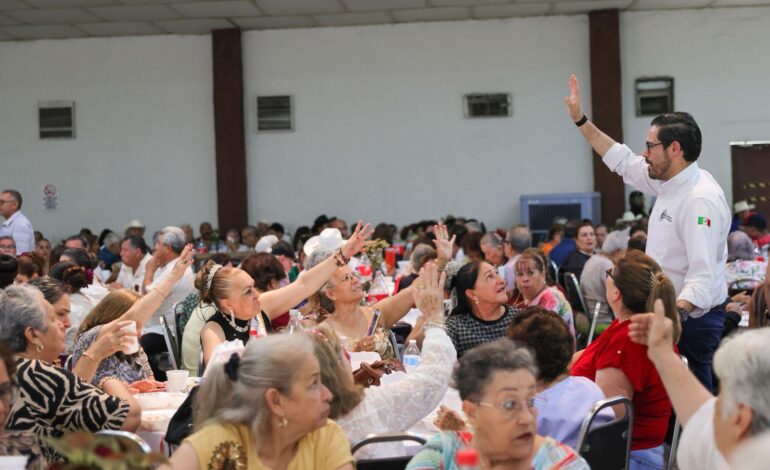 Celebra Santiago a sus adultos mayores