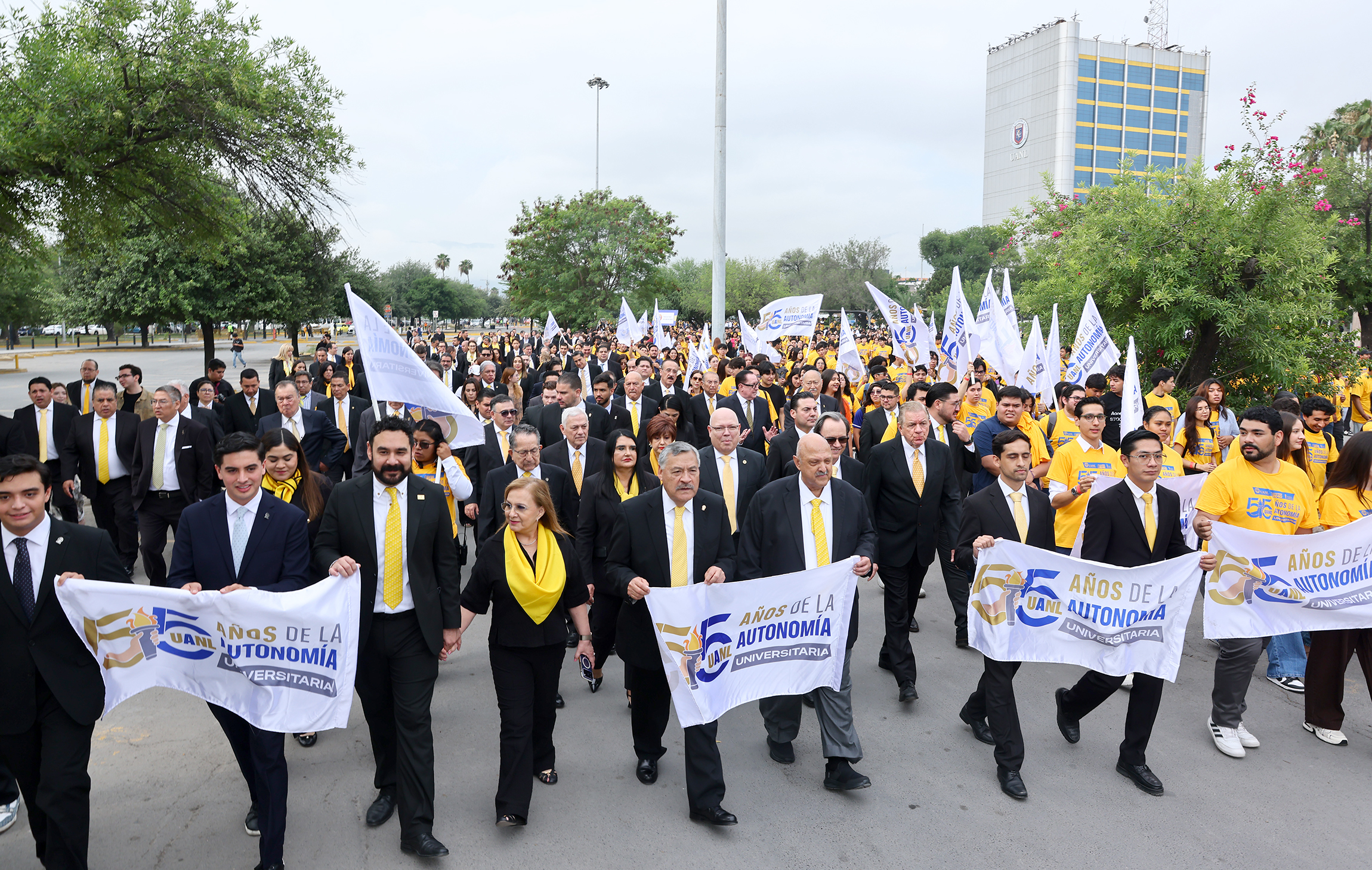 Refrenda Rector de UANL autonomía frente a comunidad universitaria