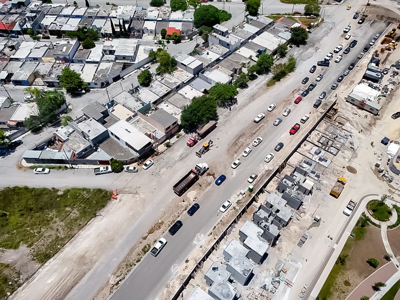 Moderniza Juárez la Av. San Roque y Monte Kristal con ampliación de carriles y semáforos inteligentes