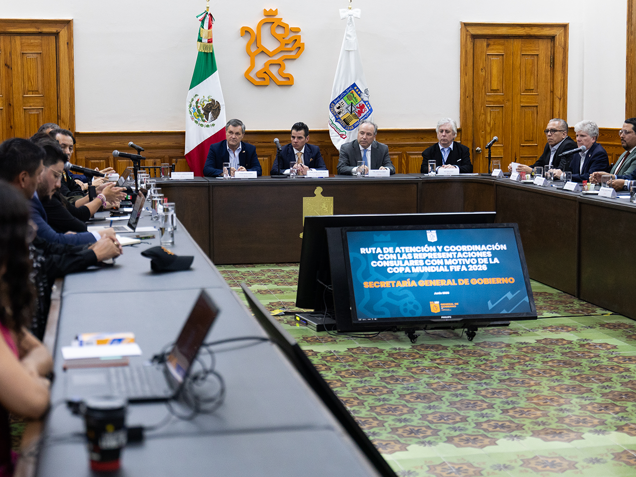 Fortalece Miguel Flores coordinación consular rumbo a la Copa Mundial de Futbol