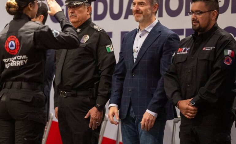Gradúa Monterrey 30 cadetes de la Primera Academia de Protección Civil en México