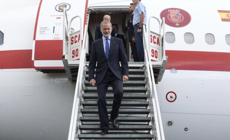 Llega rey de España Felipe VI a México; sostendrá reunión con Sheinbaum