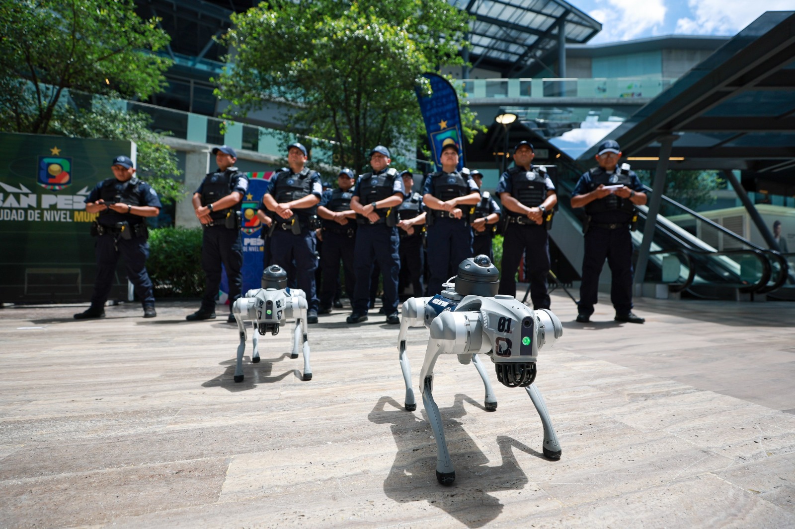 Presenta San Pedro Policía Turística, bodycams y escuadrón canino tecnológico rumbo al Mundial 2026