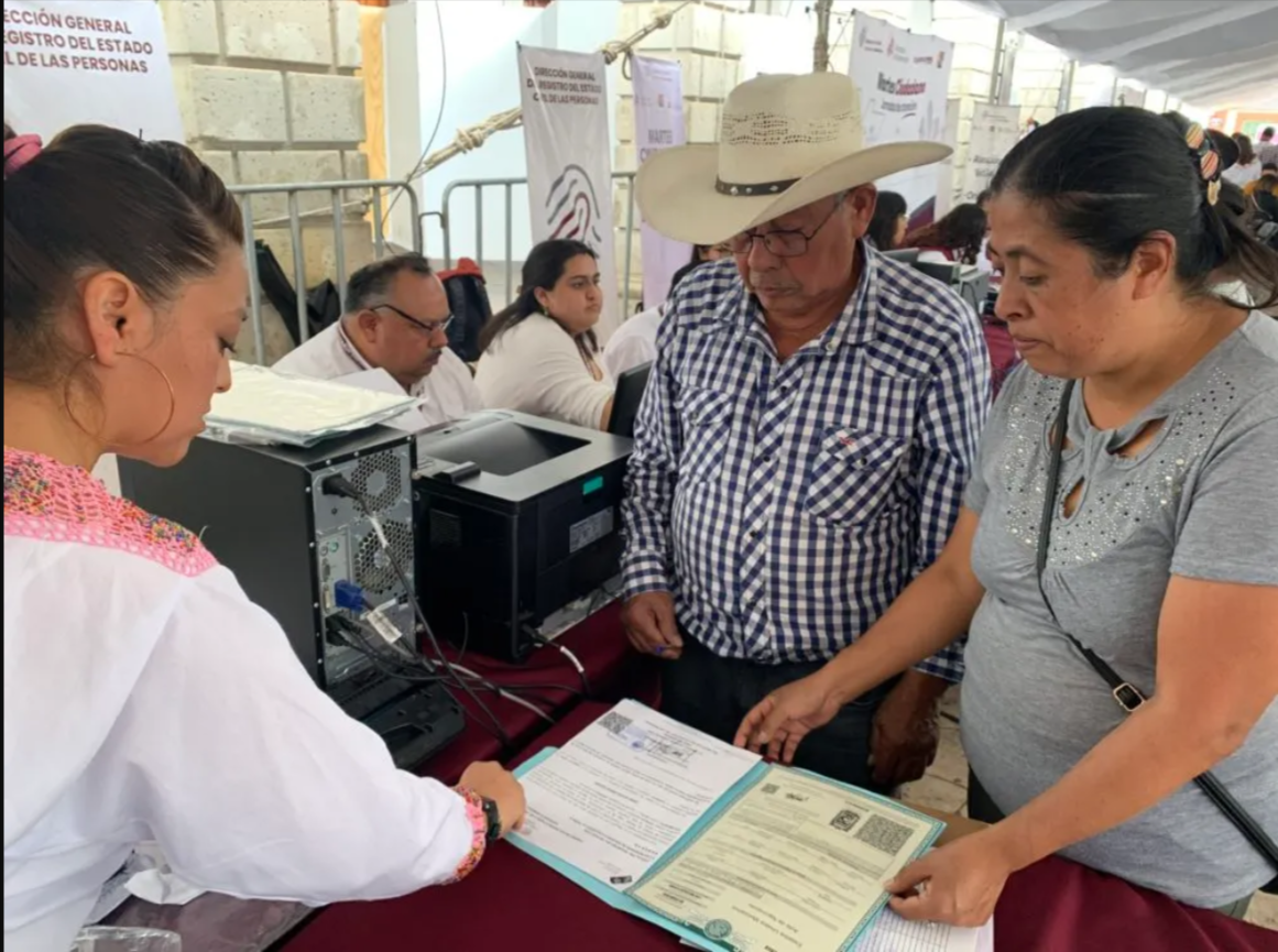 Proponen conceder a personas trabajadoras permisos, hasta por dos días al año, con goce de salario para trámites oficiales