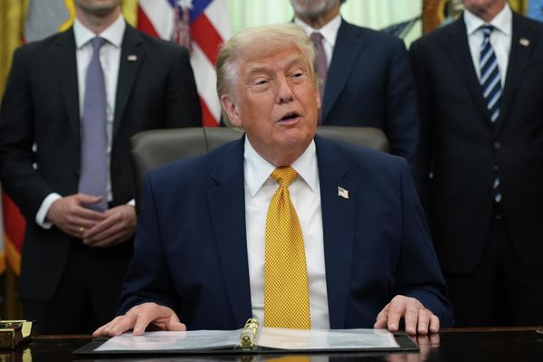 Falla Corte contra Trump de limitar ciudadanía por nacimiento de padres migrantes