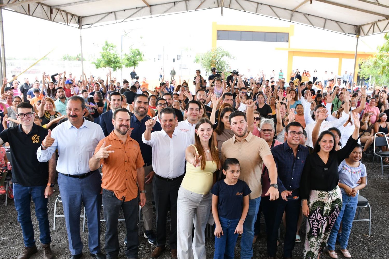 Inauguran Samuel y Mariana, Centro Comunitario Santa Isabel en Juárez