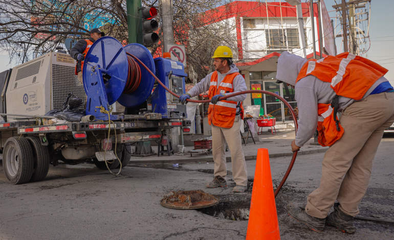 Asegura AyD desazolvar 475 mil metros de tubería en seis meses